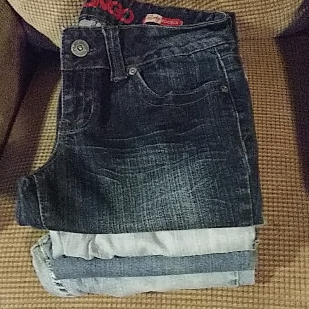 Four pair of juniors size 7 / 8 denim in different